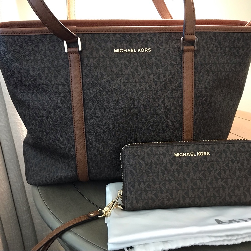 Michael Kors purse & wallet